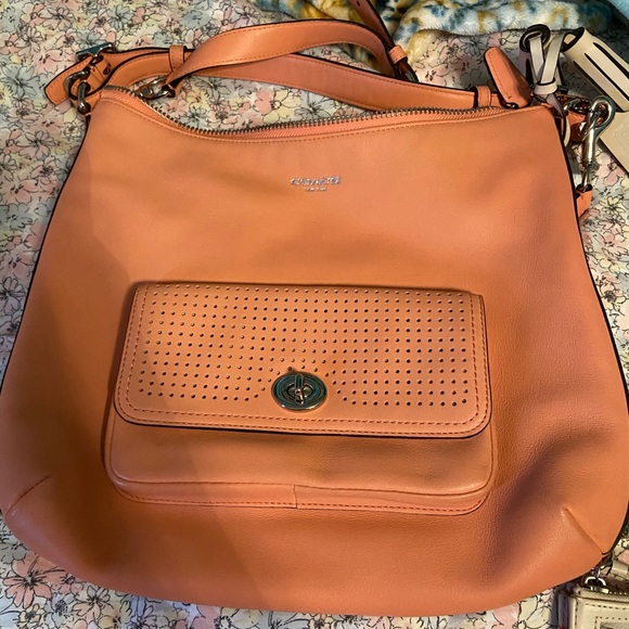 Coach purse and wallet. - Picture 9 of 11